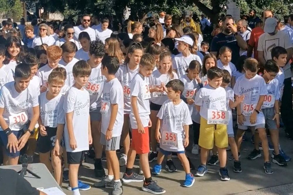2ο Ροδάνθειο Δρόμο: Γονείς και παιδιά ένωσαν τις δυνάμεις τους σε μία γιορτή του δρομικού κινήματος runbeat.gr 